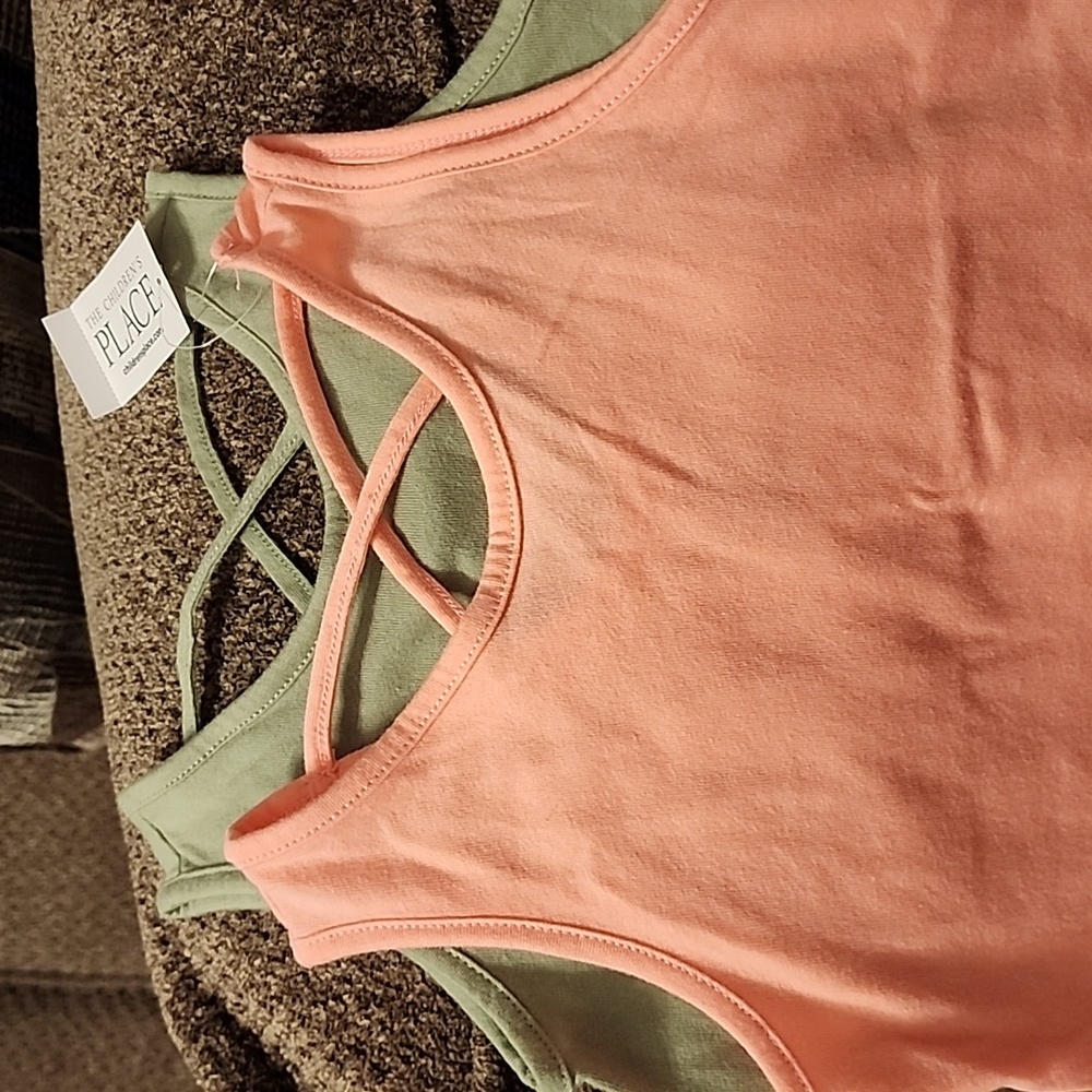 Set of 2 tank tops